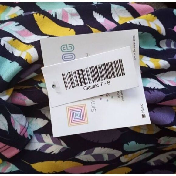 LULAROE MULTICOLOR CLASSICS T SHIRT SZ.S NWT. - Picture 4 of 5